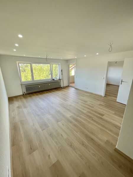 Erstbezug nach hochwertiger Kernsanierung – Moderne 2-Zimmer-Wohnung mit Balkon und Tiefgarage